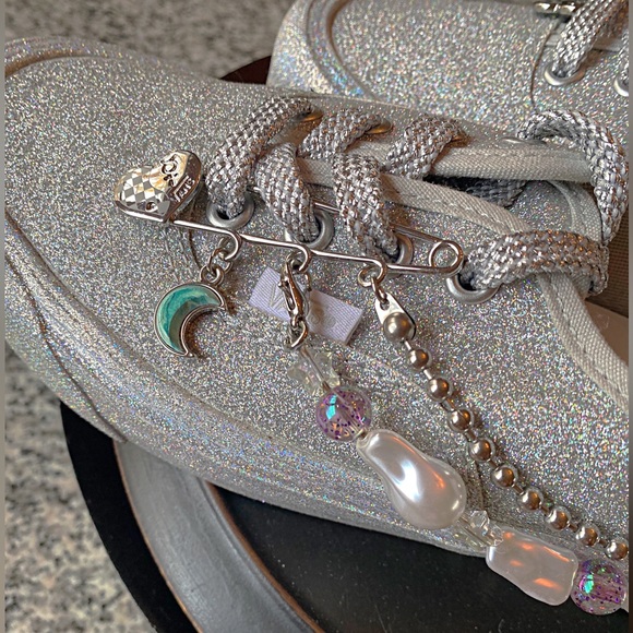 ♥️💖 RARE Vans Limited Ed Holo Beads Baubles Chains WORN ONCE Unisex Shoes - Picture 11 of 17